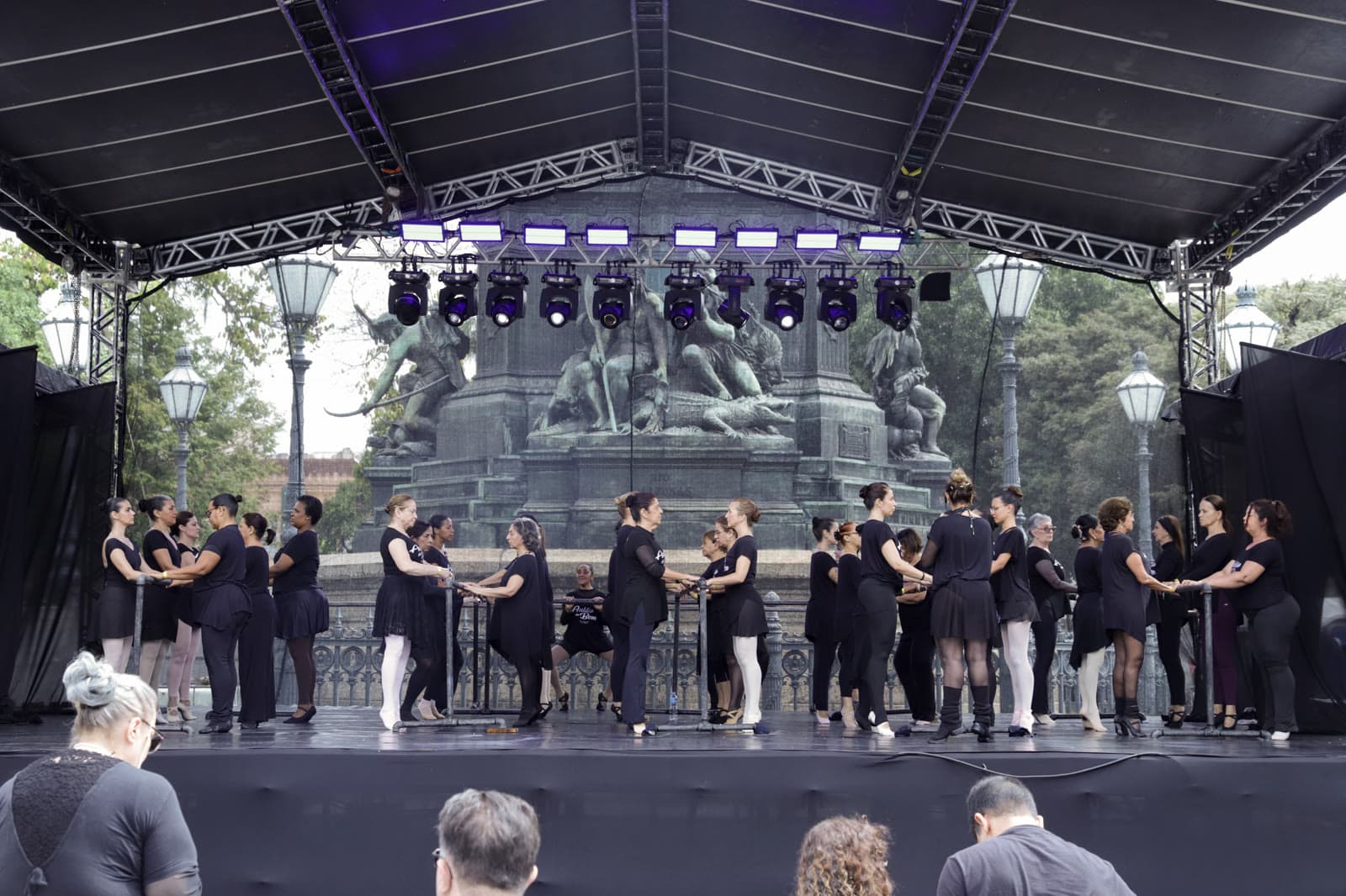 Palco ao ar livre na Praça Tiradentes