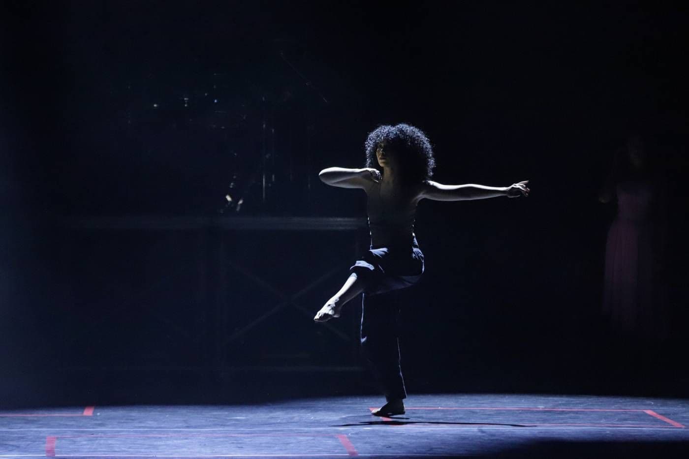 Matheus Nachtergaele: presença no MoviRio e o elo entre teatro, cinema e dança