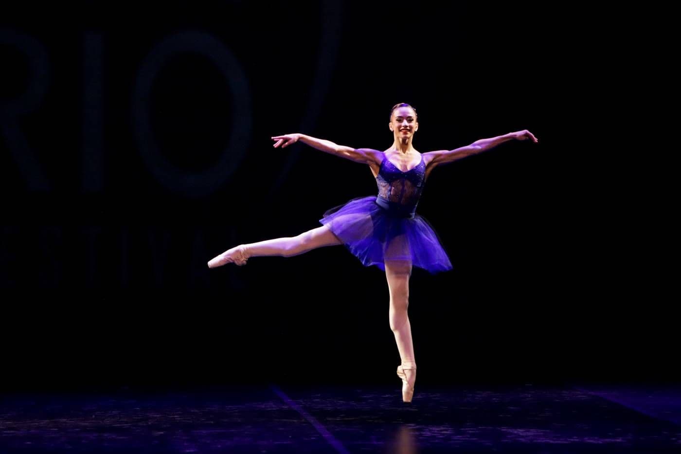 Ballet clássico no MoviRio: técnica, disciplina e poesia em cena na Praça Tiradentes
