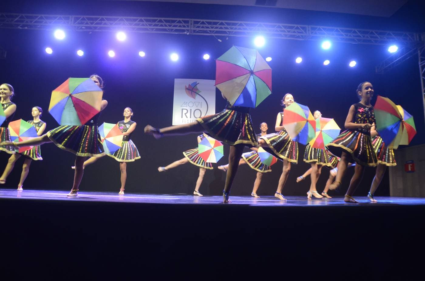 Escolas públicas no MoviRio: o festival que prova que dança não é privilégio