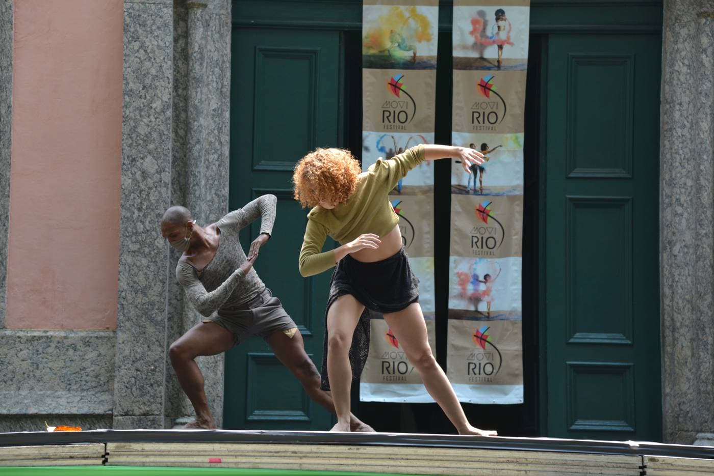 Casa França-Brasil: quando a dança dialoga com a arquitetura neoclássica do Centro do Rio